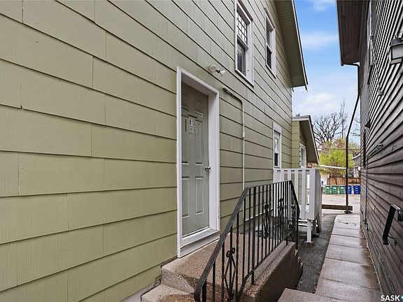 3rd image of 813 12TH Street E