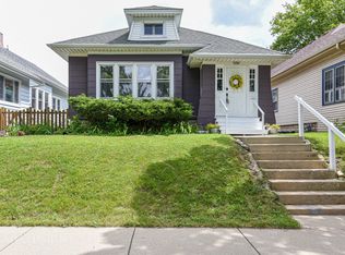 2960 N Cambridge Ave, Milwaukee, WI 53211