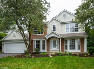 706 Royal Glen Dr, Cary, IL 60013