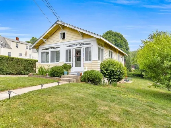 2 Jennie Street, New London, CT 06320