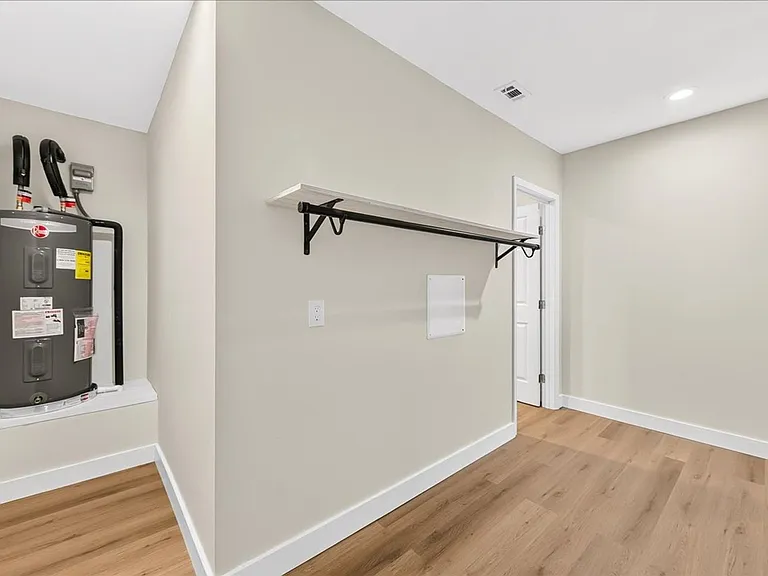 1154 Florida Ave — Photo 18