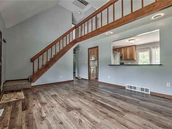 3rd image of 8602 Corrington Ave