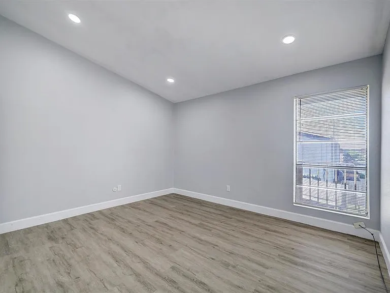9550 Deering Dr #210 — Photo 5