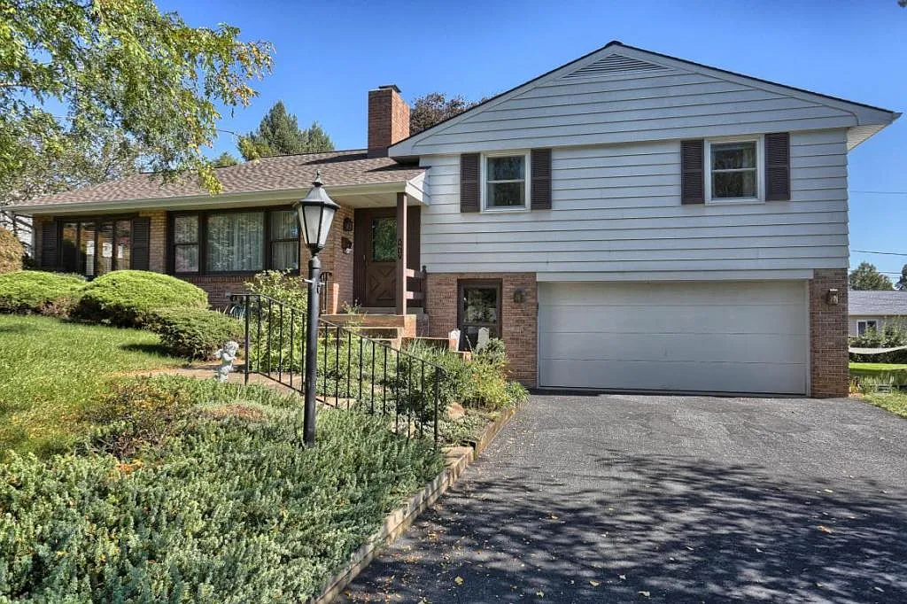 1617 Ridgedale Dr photo 1