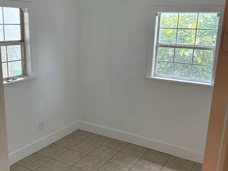 3708 S Jones St — Photo 6