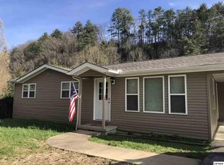 1530 Upper Middle Creek Rd, Sevierville, TN 37876