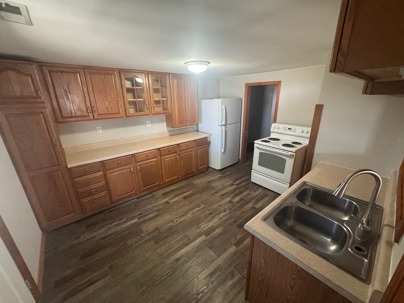 3 bed, 1165 sqft, $1,450 — Photo 3