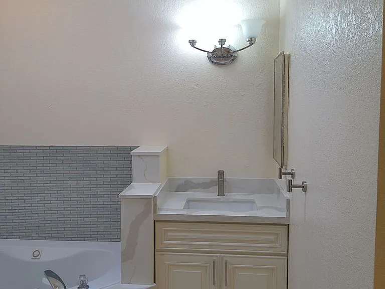2410 Baron Dr — Photo 18
