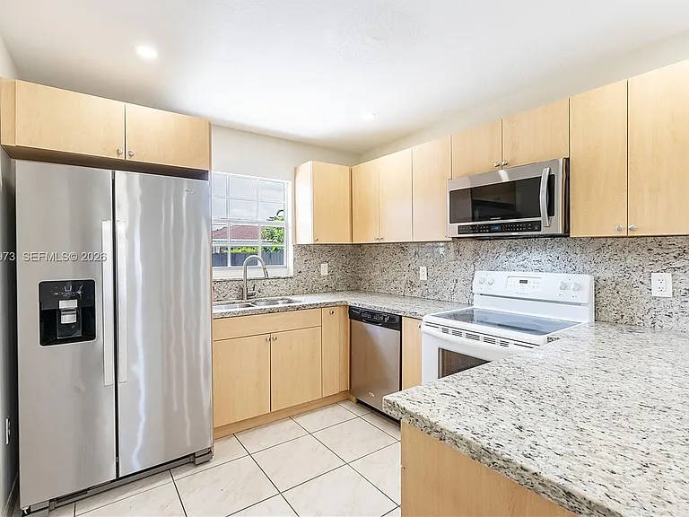 1214 NW 34th Ave #1214 — Photo 7