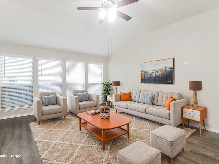 9308 Cynthia Ct — Photo 5