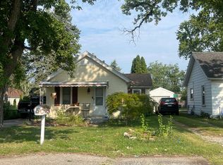 1214 Bacon St, Monroe, MI 48161