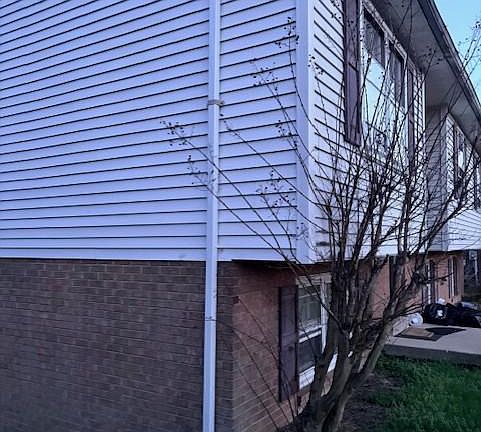3rd image of 2254 Bridle Path Dr