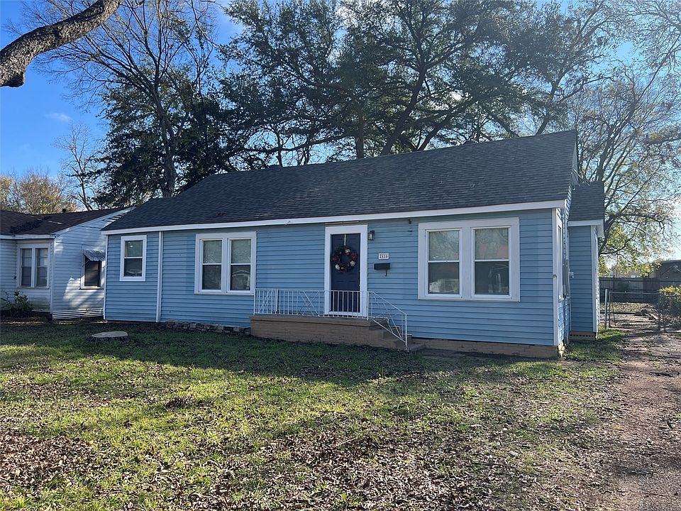 1st image of 2416 Broadway Dr