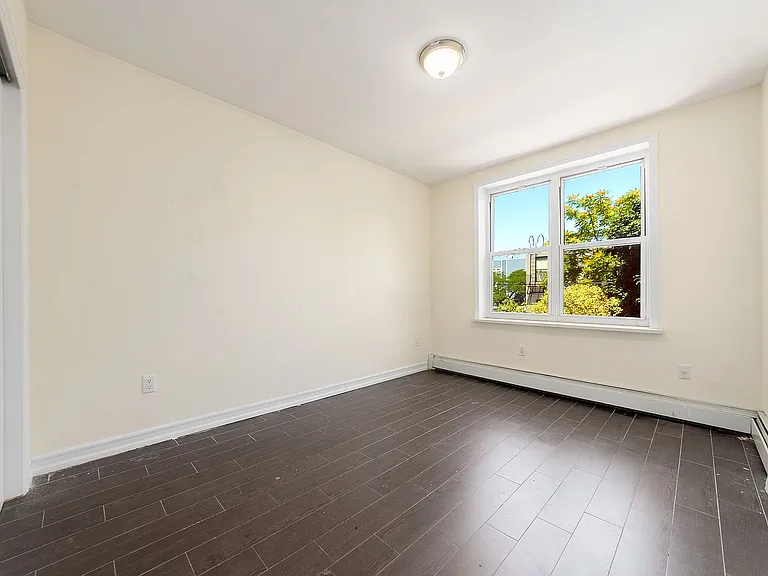 1113 Hancock St #3 — Photo 3