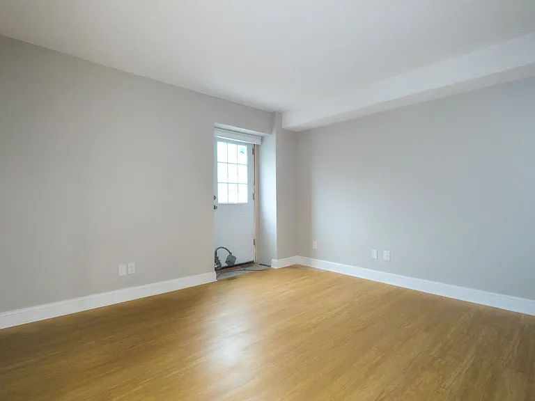 207 5th Ave SW #205 — Photo 9
