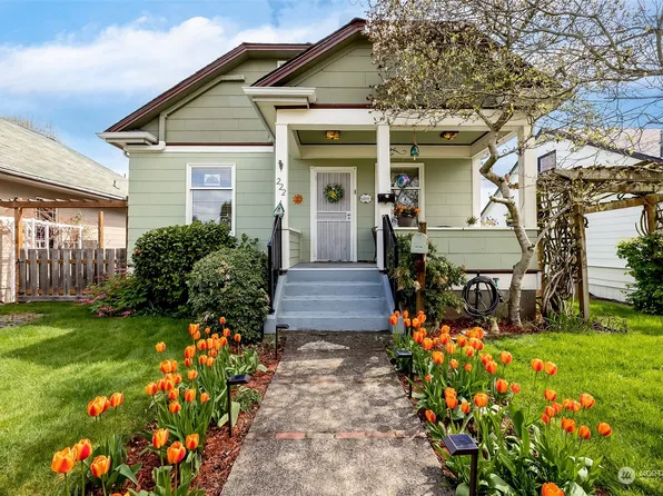 222 Wells Avenue N, Renton, WA 98057