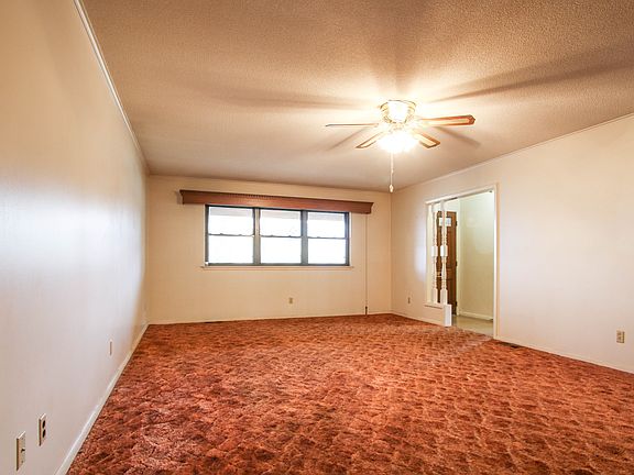 5th image of 216 N 11th St