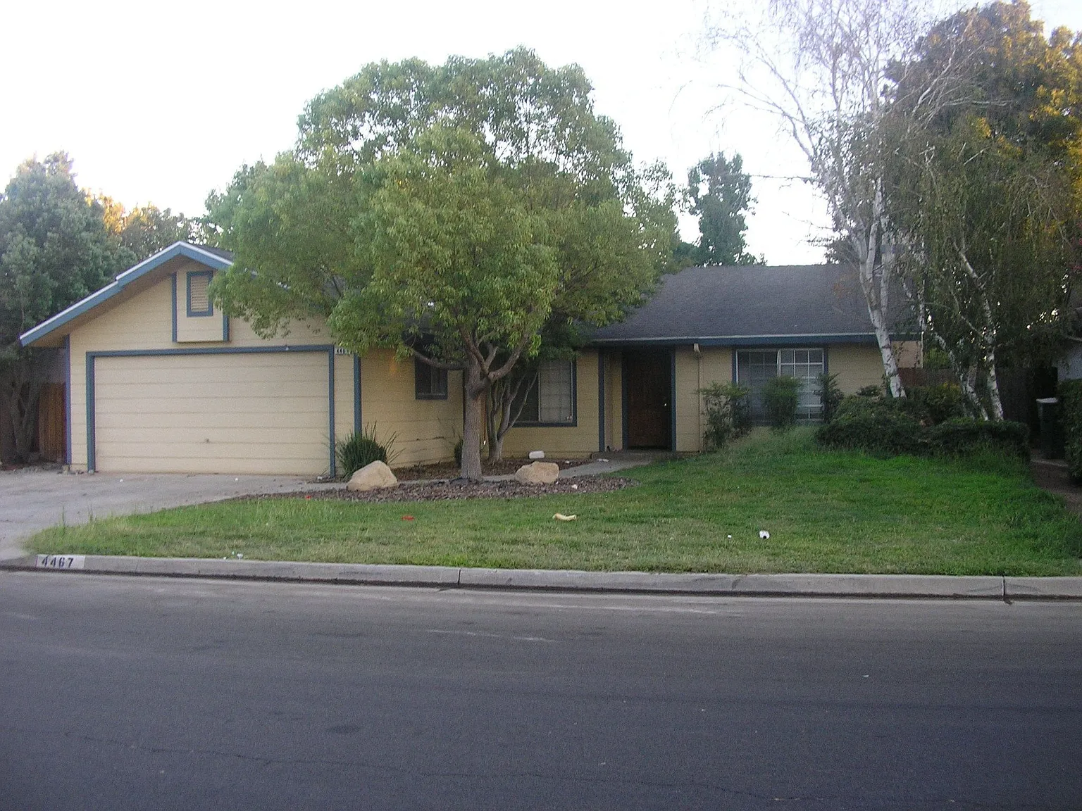4467 W Menlo Ave photo 1