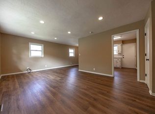 460 California St #1, Lawrence, KS 66044