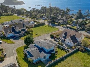 96302 Spindrift Ln, Brookings, OR 97415