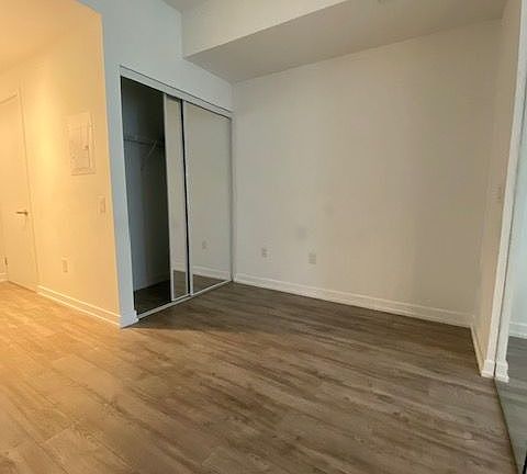 5th image of 77 Shuter St #209