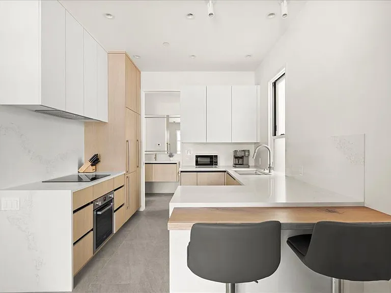 211 W Main St #101 — Photo 6