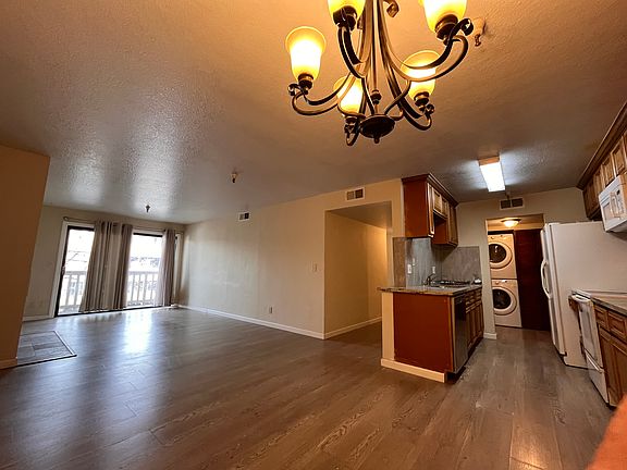 5th image of 1400 Carpentier St APT 216