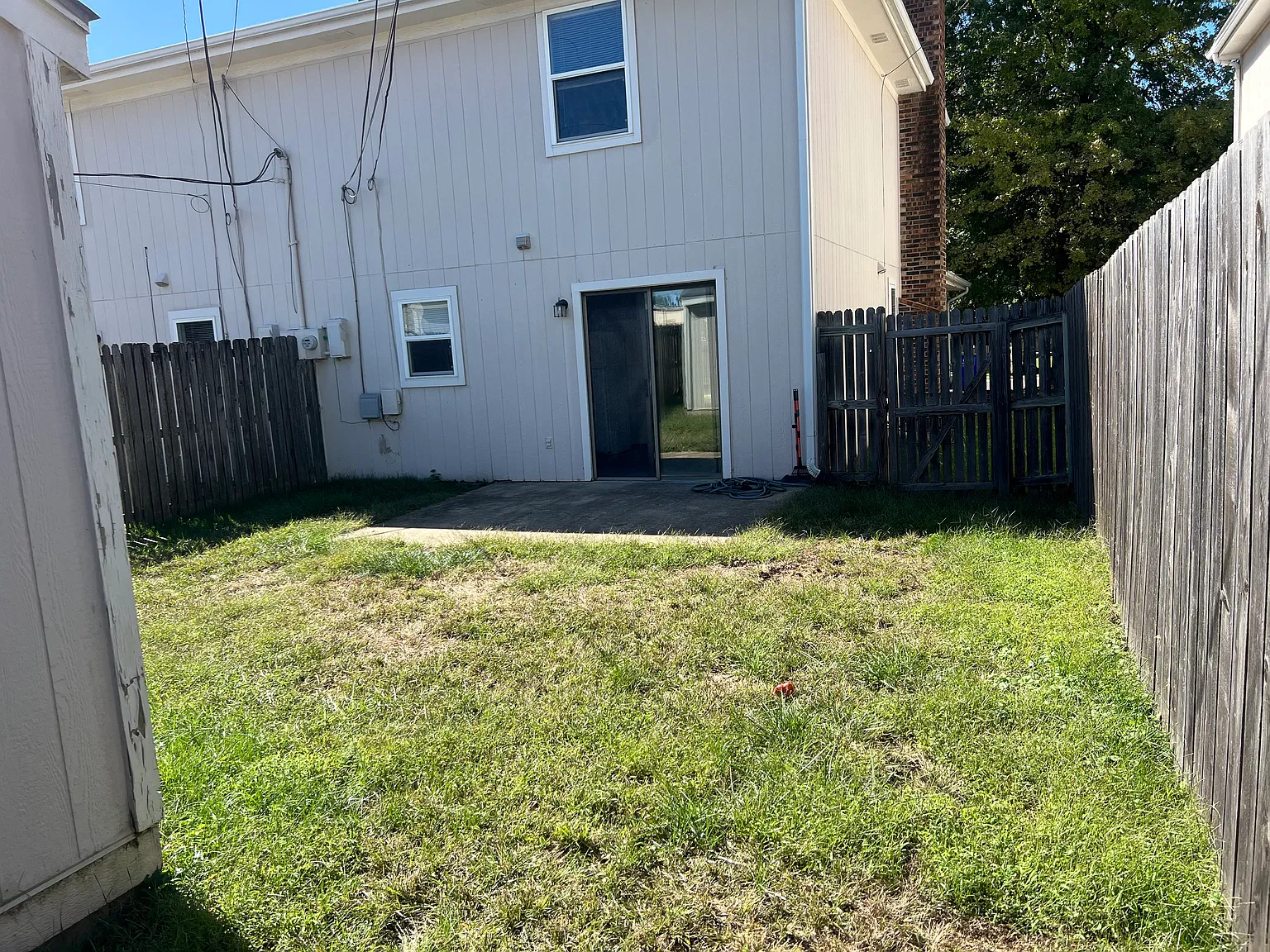2 bed, 1.5 bath, 1200 sqft, $1,425 — Photo 2