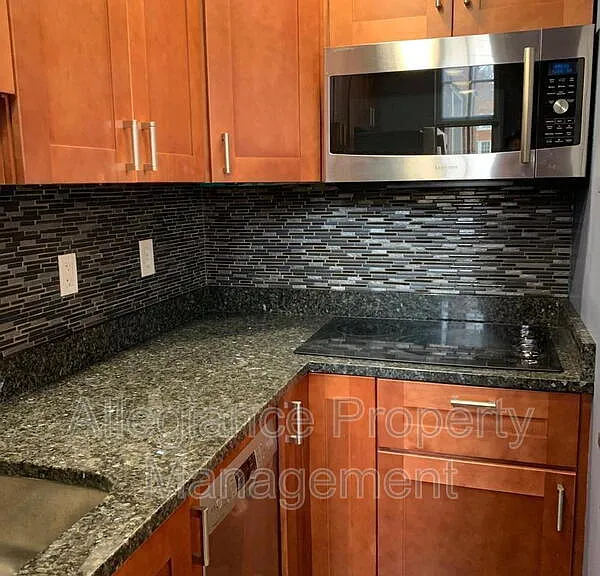 1808 Queens Ln #212 — Photo 8