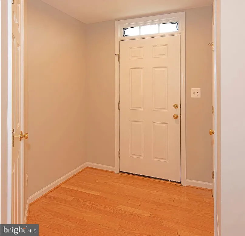 3 bed, 2.5 bath, 2108 sqft, $3,400 — Photo 3