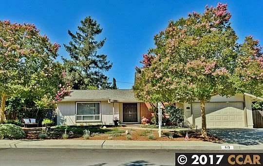 619 Banyan Ln photo 1