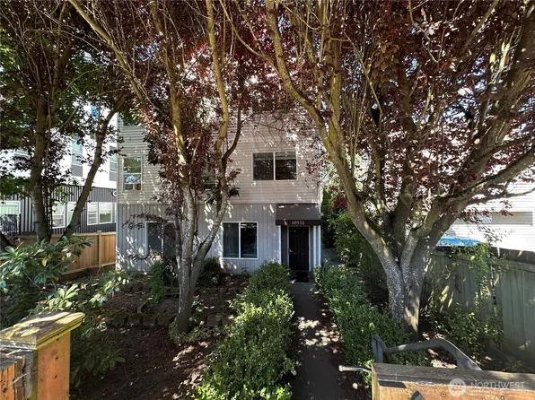 10511 Midvale Avenue N #202, Seattle, WA 98133