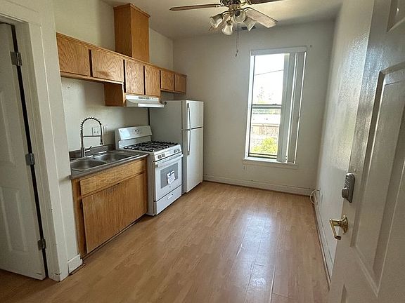 4th image of 256 N Main St APT 11