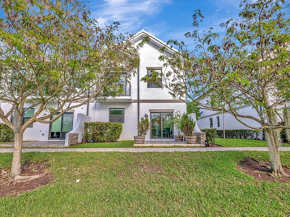 2nd image of 4509 E Aqua Bella Ln