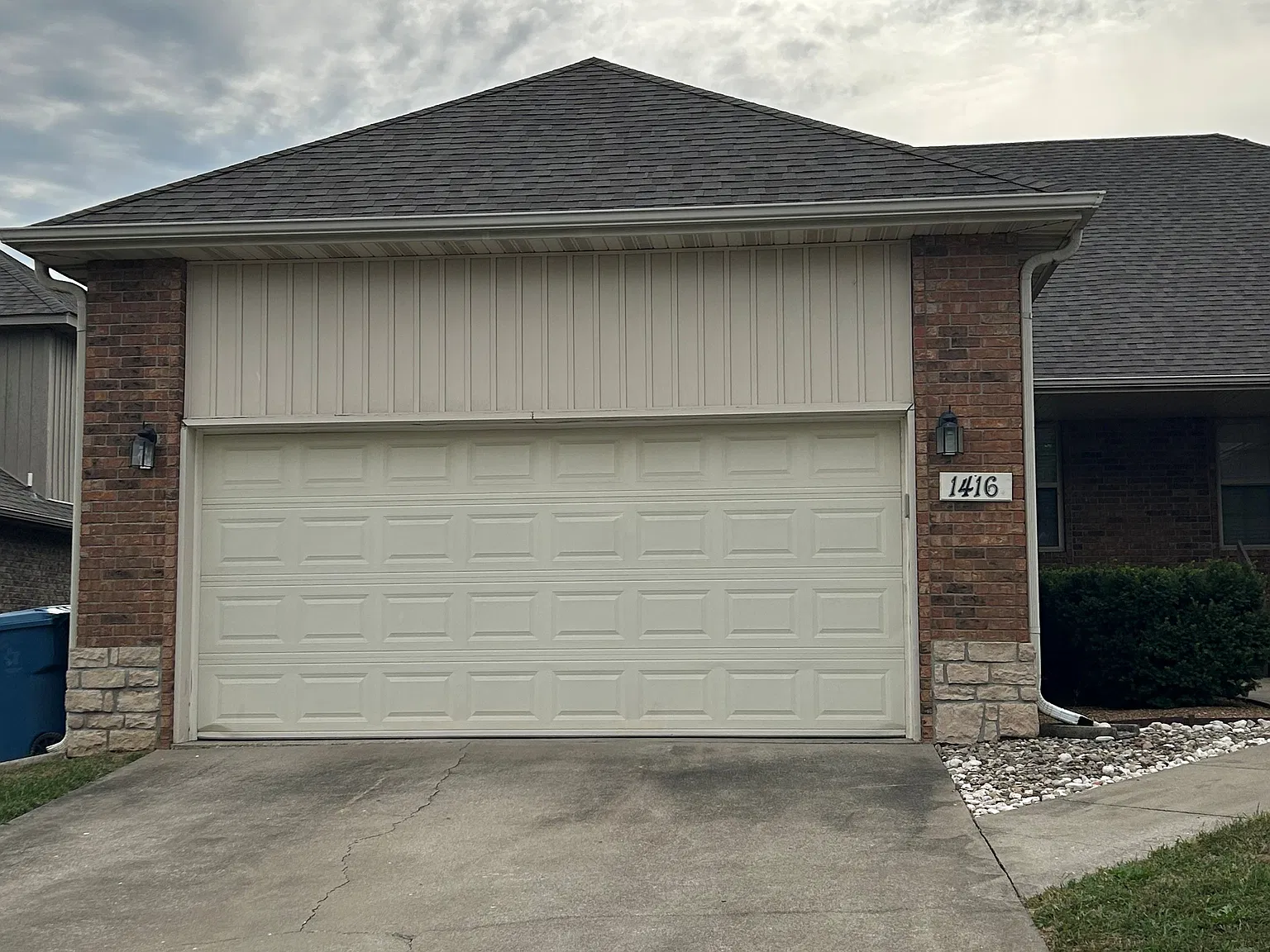 2 bed, 1200 sqft, $1,300 — Photo 1