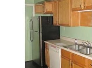 24 Locust Ct, Sicklerville, NJ 08081