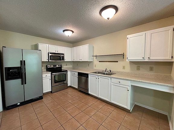 5th image of 6909 Earlswood Dr