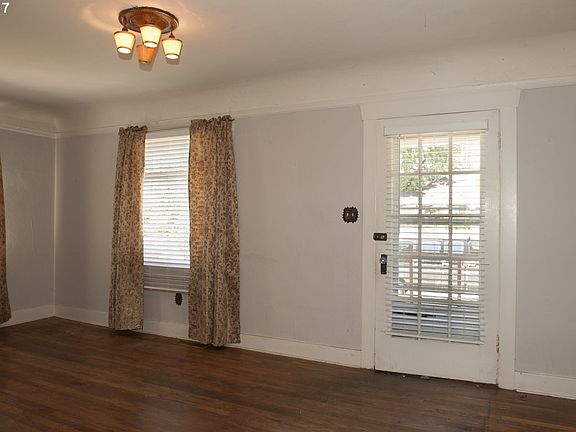5th image of 803 W 21st St