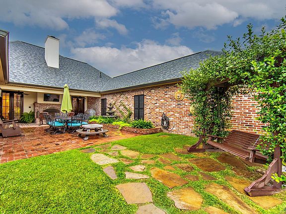 4th image of 267 Meadow View Ct
