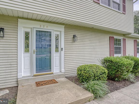 3rd image of 324 Wallace Dr