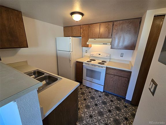 3rd image of 3100 S Federal Boulevard Bldg D #213