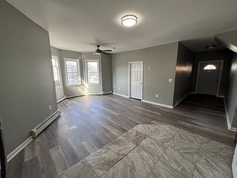 68-70 Lyon St #2 — Photo 4
