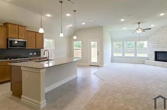3rd image of 2304 Boatman Dr