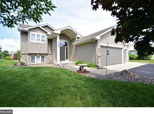 9564 40th Pl NE, Saint Michael, MN 55376