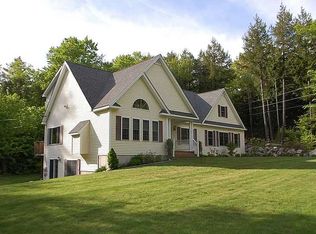 61 Sloans Cove Rd, Raymond, ME 04071