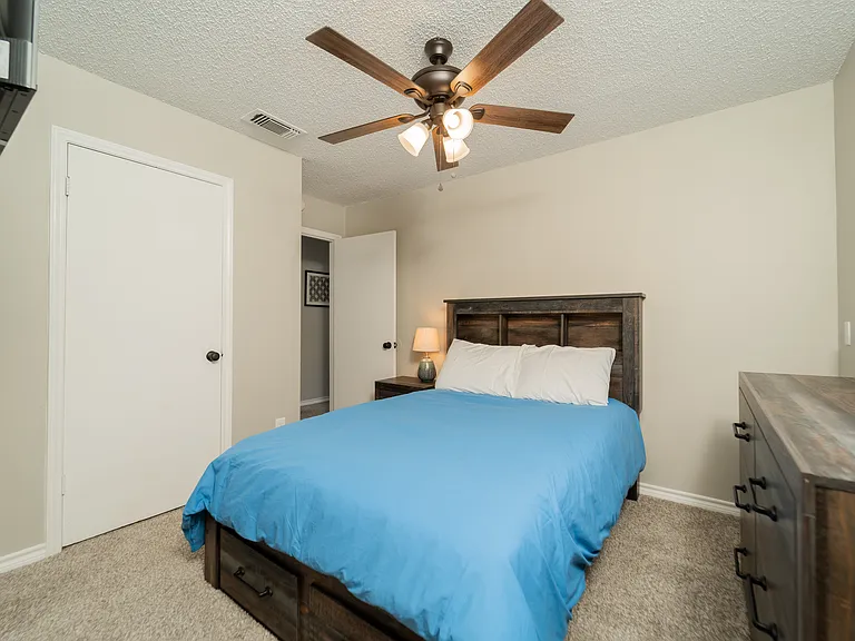 2640 Gwendolyn Ln #B — Photo 25
