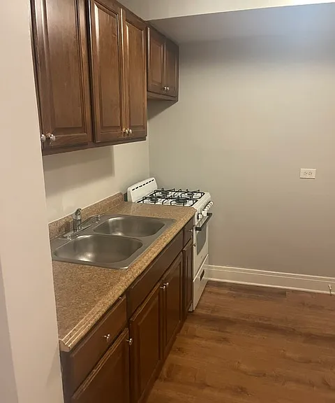 5732 N Winthrop Ave #14 — Photo 3