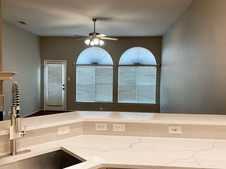 10305 Cecile Dr — Photo 15