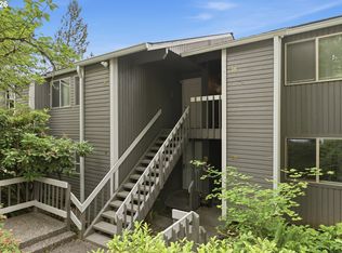 44 Eagle Crest Dr APT 10, Lake Oswego, OR 97035