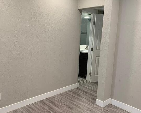 3rd image of 537 N Serrano Ave #A